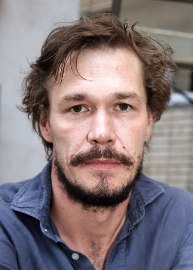 «Он был как якорь — надёжный, золотой человек»: Всеволод Санаев и его трудное семейное счастье