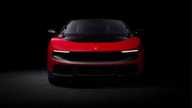 В cети вовсю высмеивают первую электричку от Ferrari — модель Luce