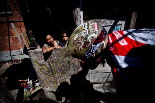 Фавелы: На велике по трущобам Рио-де-Жанейро