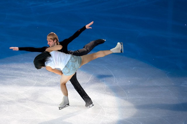 Заскакивает как на коня