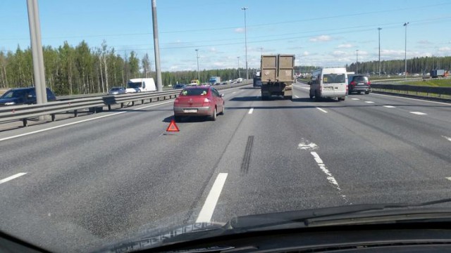 Жуткая авария на КАДе: Камаз "присел" на Матиз - всё всмятку