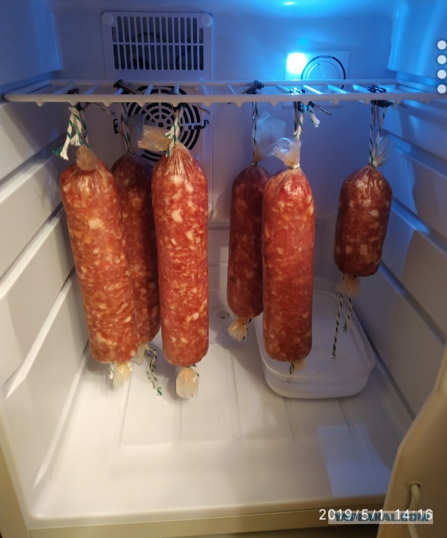 Покусившейся на хамон мясной компании объявили бойкот