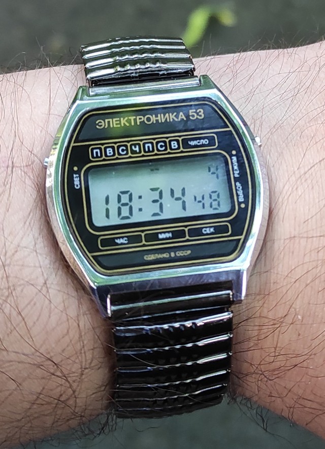 Советская "Электроника" против японских "Casio". Кто круче и точнее