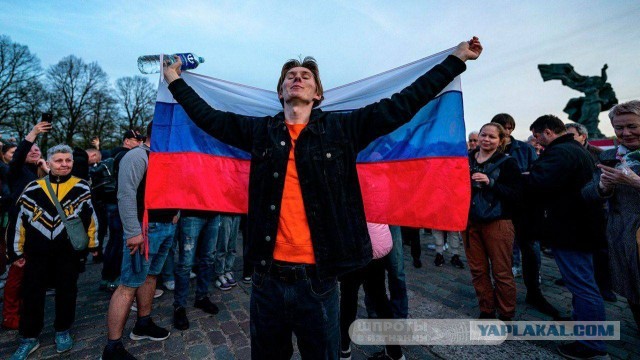 19-летнего Александра Дубьяго, арестованного 10 мая в Риге за демонстрацию флага РФ, выпустили из тюрьмы