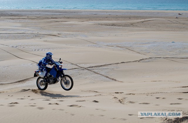 Обклеиваем мотик Suzuki DRZ 400E