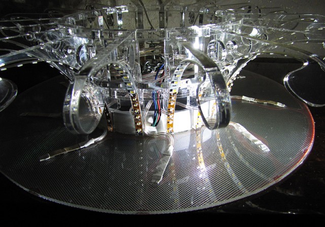 Светодиодная люстра с эффектом туннеля