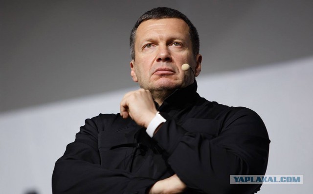 СМИ сообщили о задержании политолога Валерия Соловья и его сына