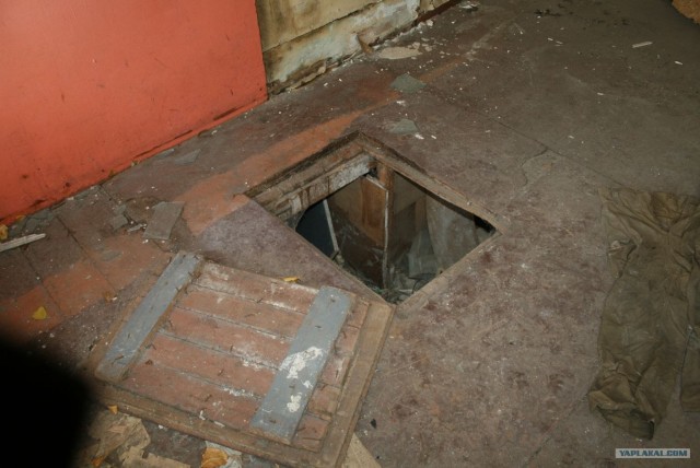 Заброшенная танковая база.