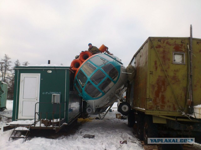 Под Новосибирском в грязи застрял танк