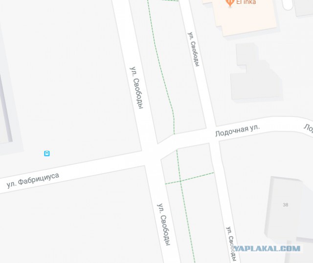 Кто имеет право проехать перекрёсток первым?