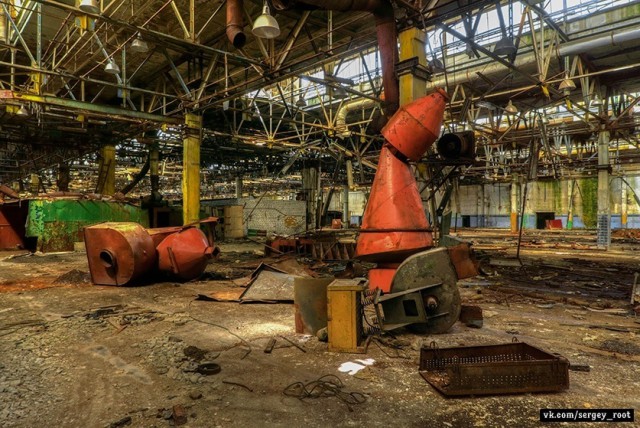 Время остановилось: во что превратился моторный завод в Волгограде
