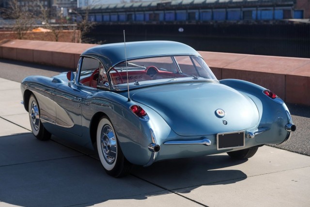«Автомобиль мечты»: история Chevrolet Corvette