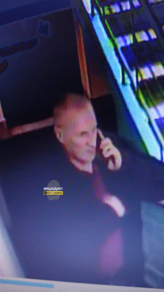 В Новосибирске педофил набросился на первоклассницу в подъезде