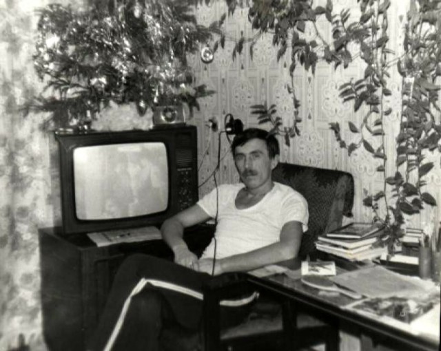 Их первый телевизор - это вам не это!