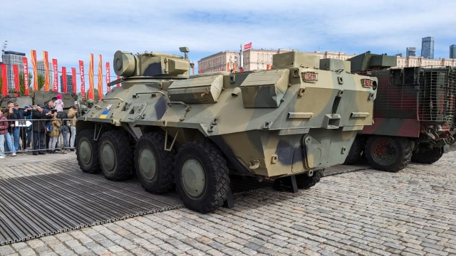 Выставка трофейной техники на Поклонке