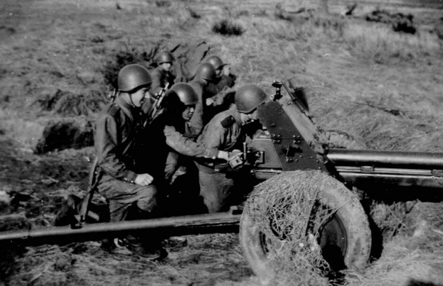 Фотографии из окопа 1942-1945г. Война глазами солдата через камеру "Лейка".