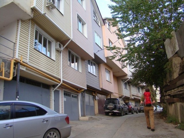 «Русские фавелы»: Как обычные гаражи в Сочи превратись в доходные многоэтажные дома
