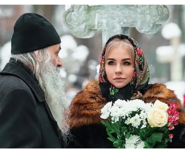 Если бы в местном храме были такие "матушки" - я б может и уверовал