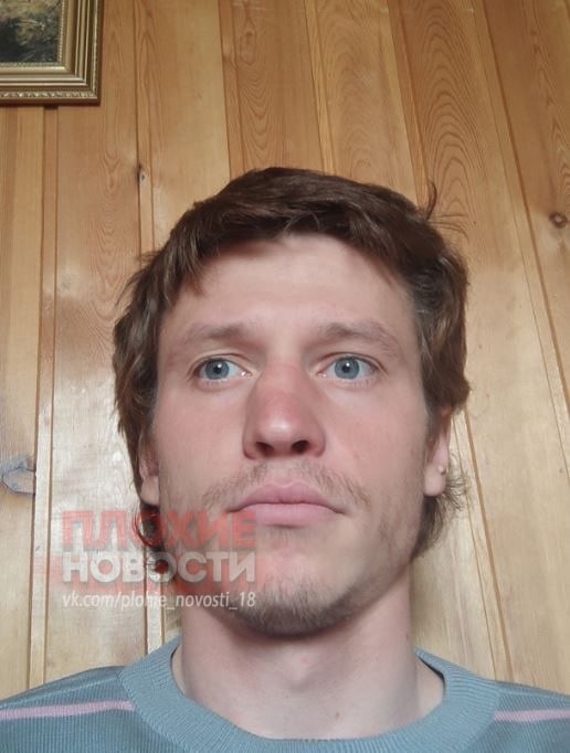 В Подольске неадекват во время звучания гимна РФ швырнул колонку и отрубил звук