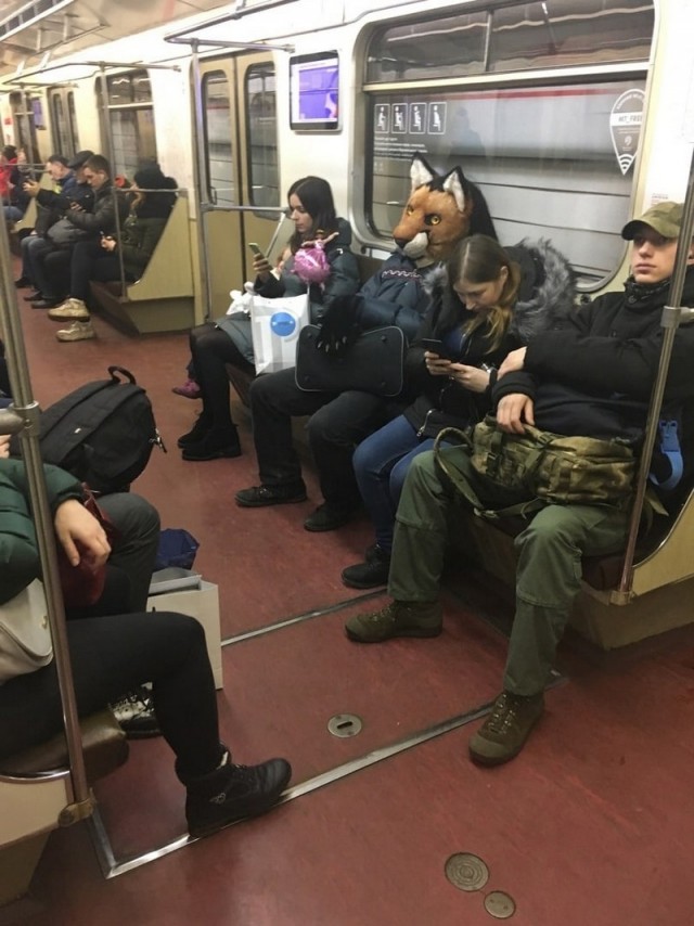 Модники из российского метрополитена на вторник