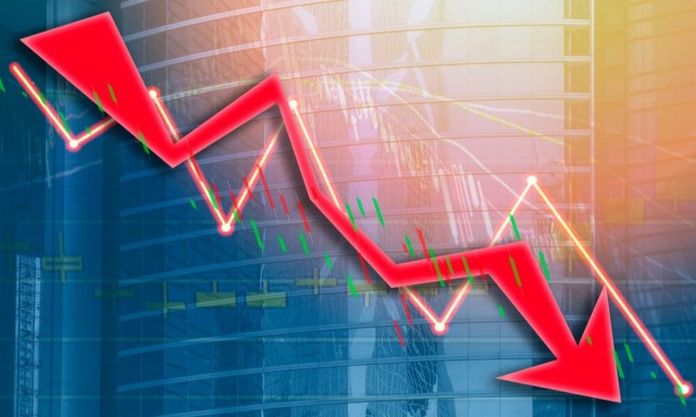 Шпиль рухнул во время пожара на старой фондовой бирже Копенгагена