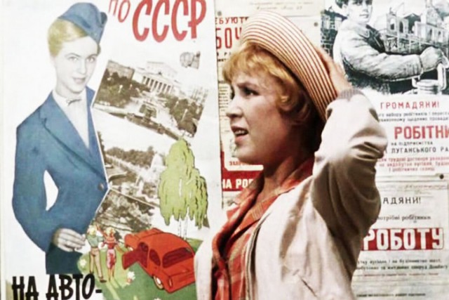 Как шутка Румянцевой и петух чуть не сорвали съемки комедии «Королева бензоколонки»