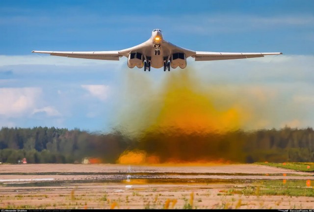 Обломки ракеты упали в Катаре прямо на людей