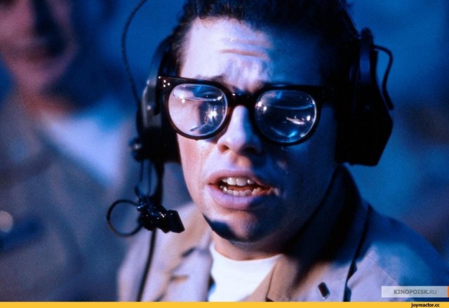 Кувейт чествует воздушного аса, которому посчастливилось за один боевой вылет сбить сразу три американских истребителя F-15