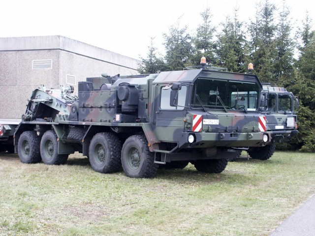 Игра на ЯПе: Угадай АВТО-8