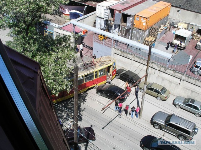 Трамвайный дрифт (2 фото)