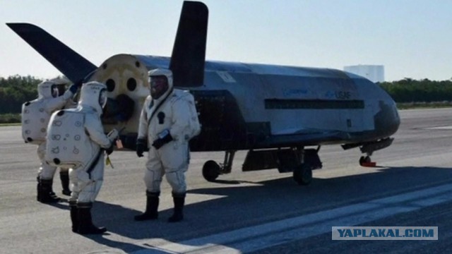Секретный беспилотник вернулся на Землю после 512 суток в космосе