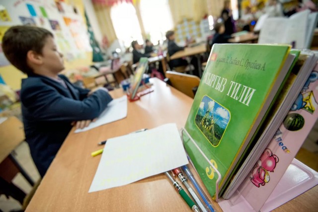 В школах РФ могут появиться учебники по кыргызскому родному языку — Аршинова