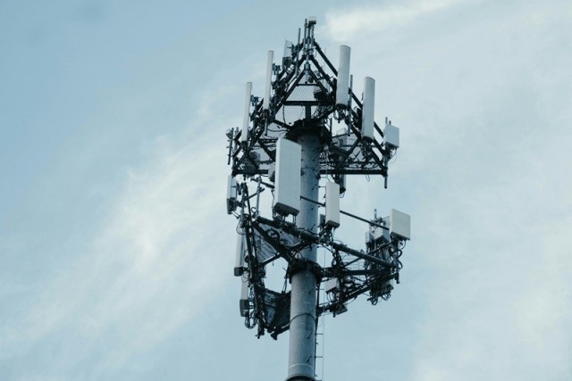Из-за дорогих частот 5G в России не окупится даже за 10 лет — операторам могут отдать спектр даром, но с обременениями