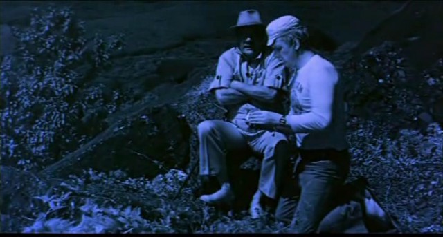 Как открыть консервную банку без открывалки.