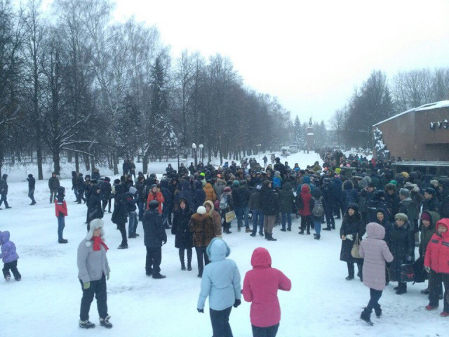 Москва, Тверская, многотысячный митинг протеста, вид сверху (снято с дрона)