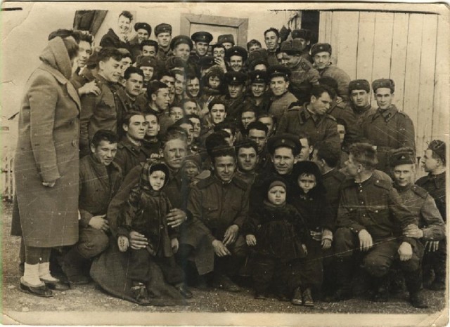 Одно фото, 60 лет назад