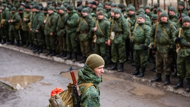 ⚡Сообщения о планах призвать 1,2 миллиона россиян в рамках частичной мобилизации — ложь, заявил Песков