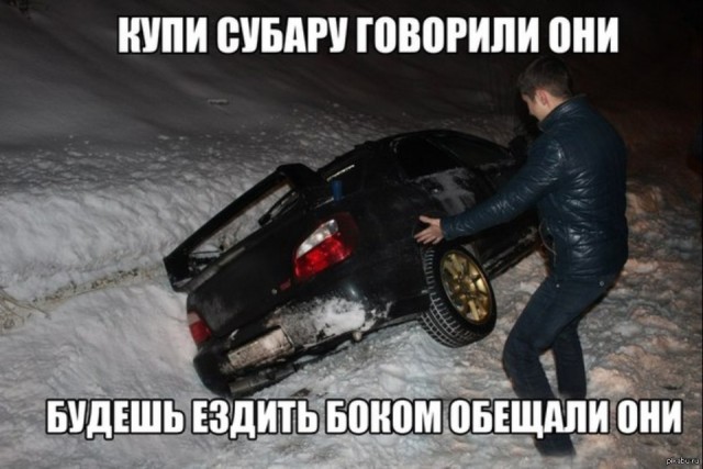 БМВист не попал из левого ряда на скорости в съезд на Шафировский