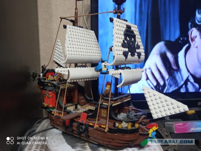 Конструктор на 3010 деталей