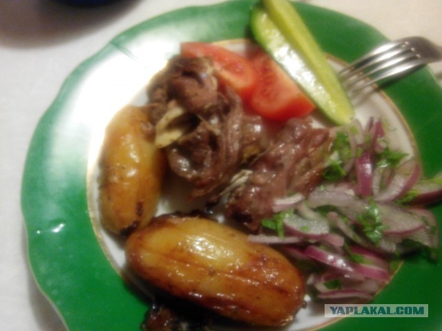 Свиные стейки.. С чесноком, розмарином, И со сливовым соусом