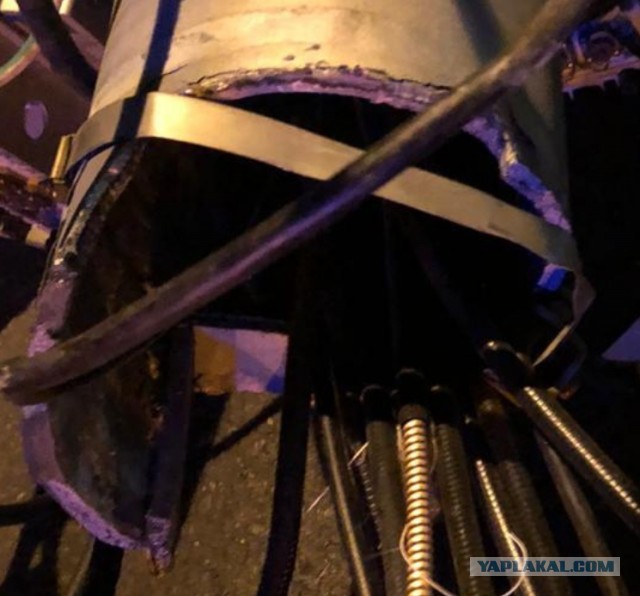 Двое рабочих сорвались с мачты связи в Москве и погибли