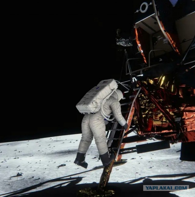 Китайцы заподозрили США во лжи с высадкой на Луне из-за скафандров NASA