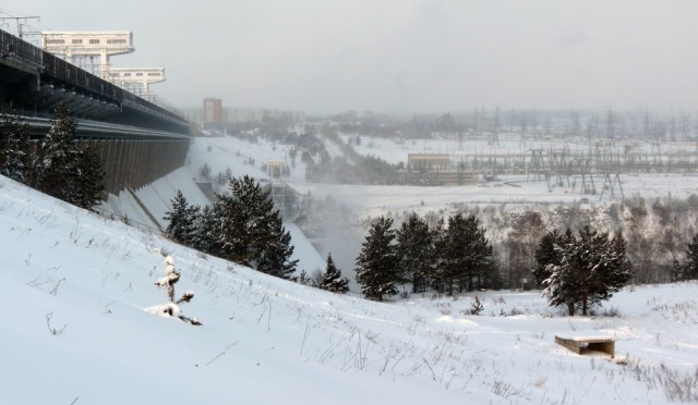 Братск. Над затопленной страной.