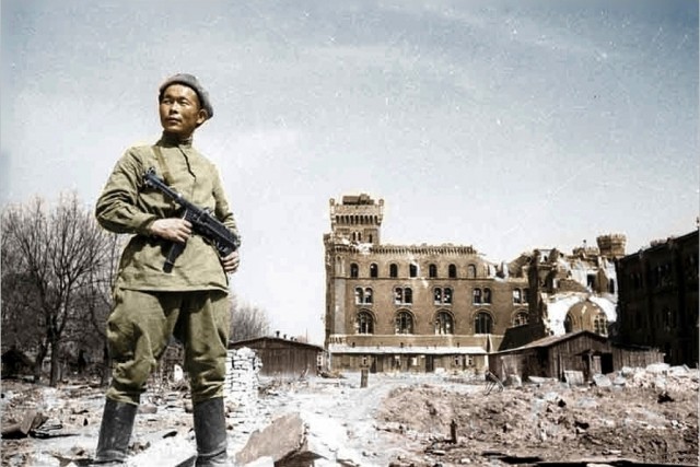 Фотографии связанных с историей Красной и Советской Армии.