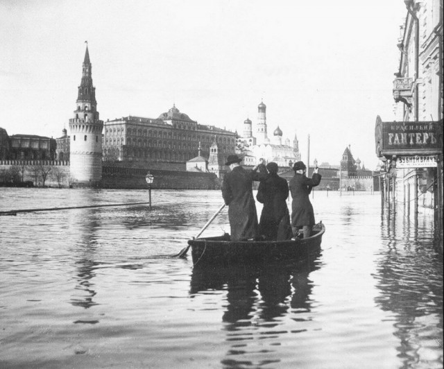 Фотографии из прошлого нашей страны - 57