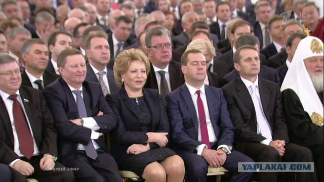 Спим в неожиданных местах и позах