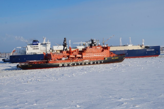 Первый, исторический приход газовоза "Кристоф Де Маржери" в Сабетту