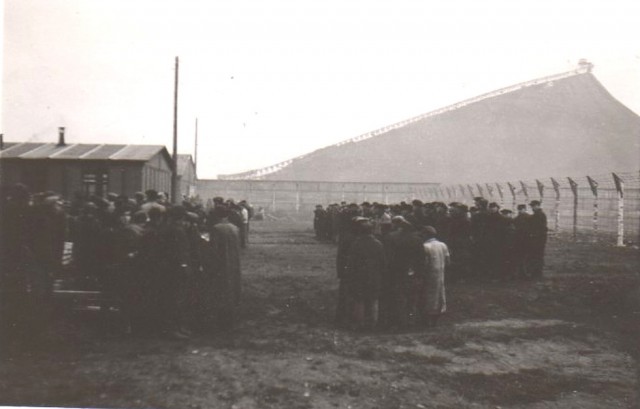 Концентрационный лагерь на территории шахты. много текста и фото 1941-1944