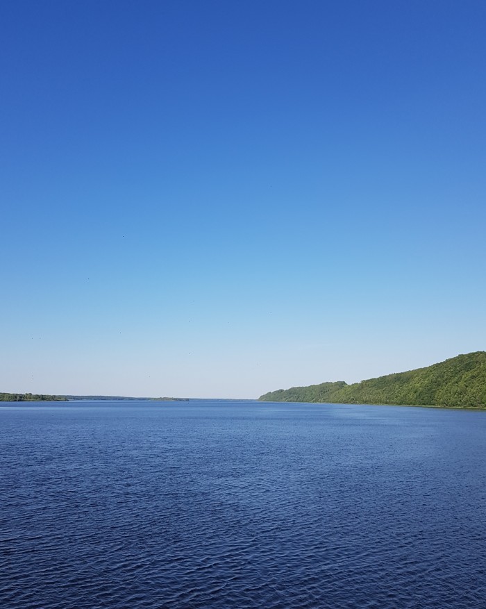 В Нижегородской области горит трехпалубный теплоход "Святая Русь"