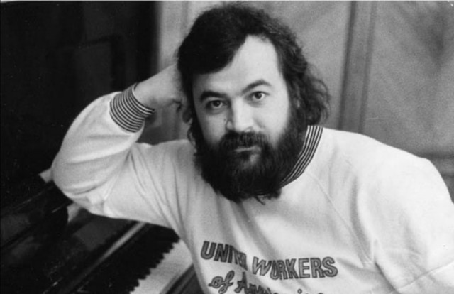 Умер Олег Парастаев, автор песни «На заре»